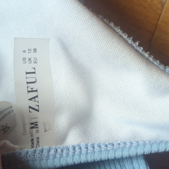 Zaful. Textured. Low-Waisted. Light-Blue Bikini Bottom. Size Medium - Picture 4 of 5